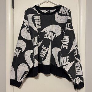 Nike Women's Plus Icon Clash Black/White Fleece Crop Pullover Sweatshirt 3X